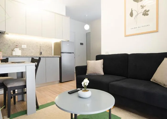 Comfy At 'mangalem21 Complex' Parking-wifi-ac-view Apartment Tirana