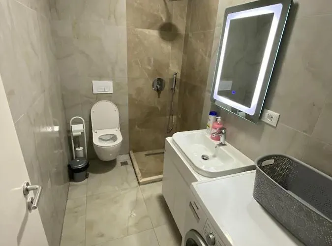 Comfy At 'mangalem21 Complex' Parking-wifi-ac-view * Tirana